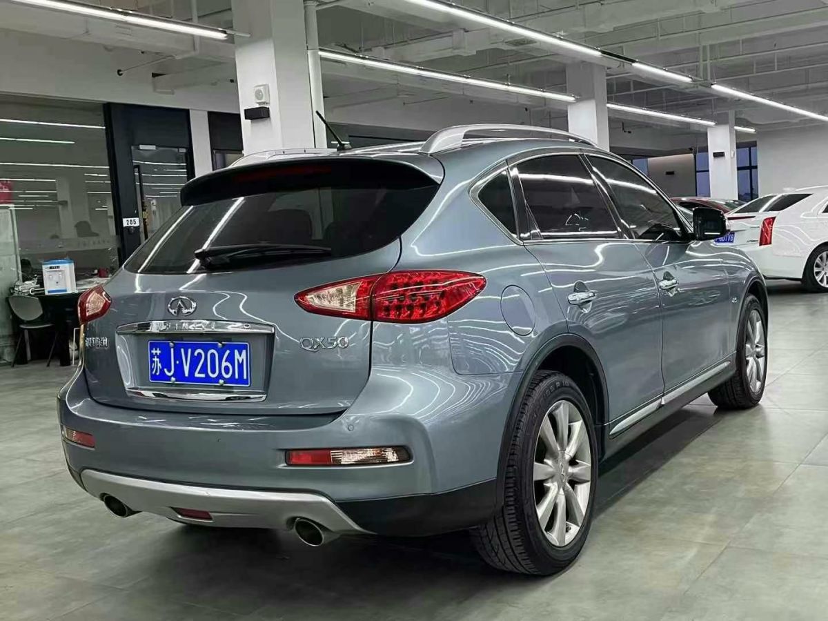 英菲尼迪 QX  2017款 QX30 1.6T 時(shí)尚版 兩驅(qū)圖片