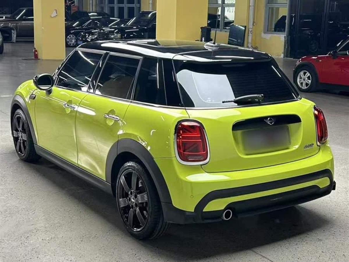 MINI MINI  2023款 改款 1.5T COOPER 藝術(shù)家 五門版圖片