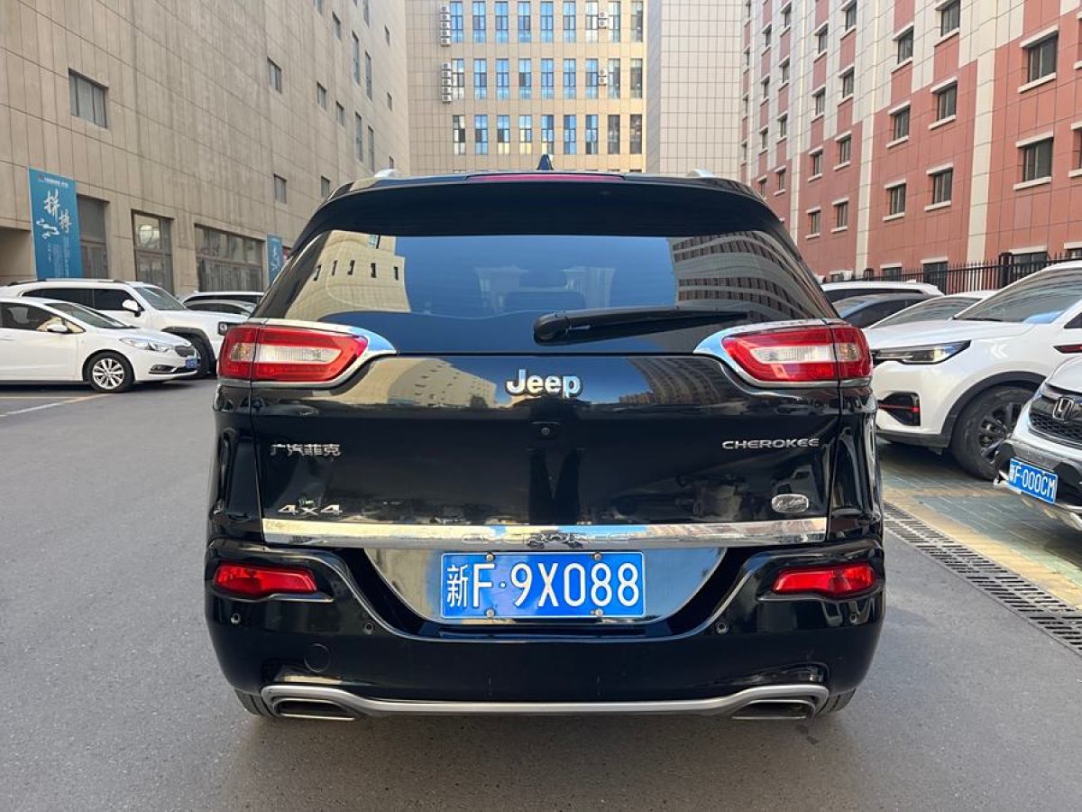 Jeep 自由光  2017款 2.4L 專業(yè)智能版圖片