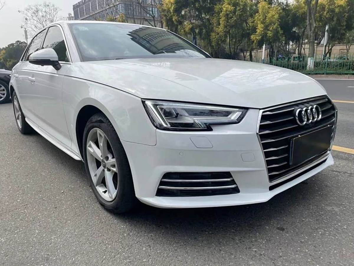 2017年10月奧迪 奧迪A4L  2017款 Plus 40 TFSI 時尚型