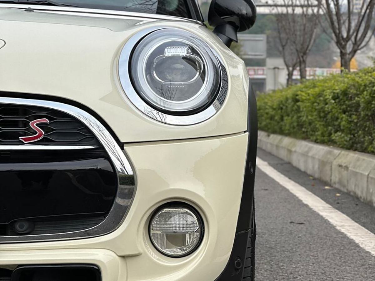 MINI MINI  2019款 2.0T COOPER S 經(jīng)典派圖片