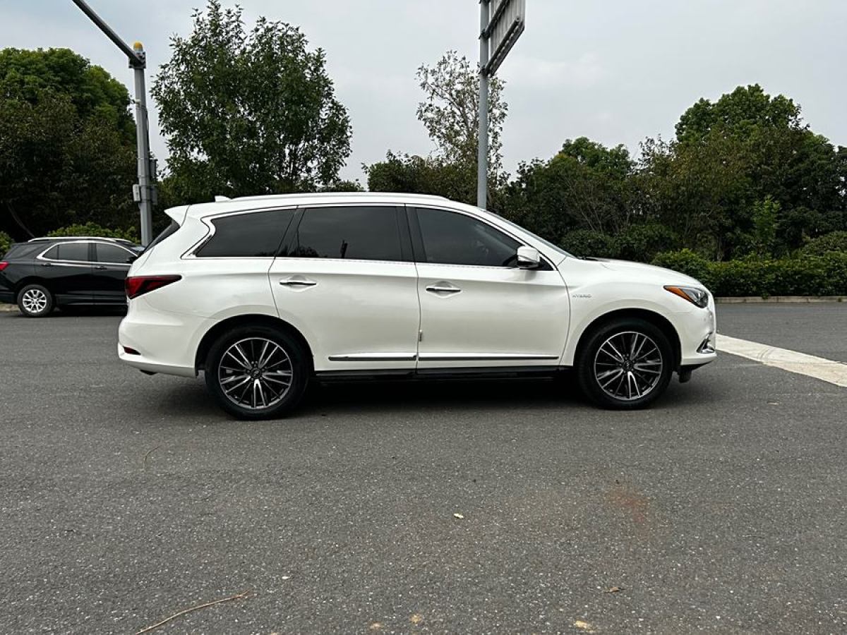 英菲尼迪 QX60  2020款 2.5 S/C Hybrid 兩驅(qū)卓越版 國(guó)VI圖片