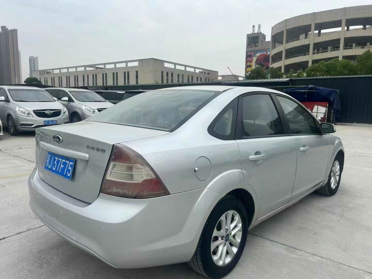 福特 ?？怂? 2013款 2.0T ST 標(biāo)準(zhǔn)版圖片