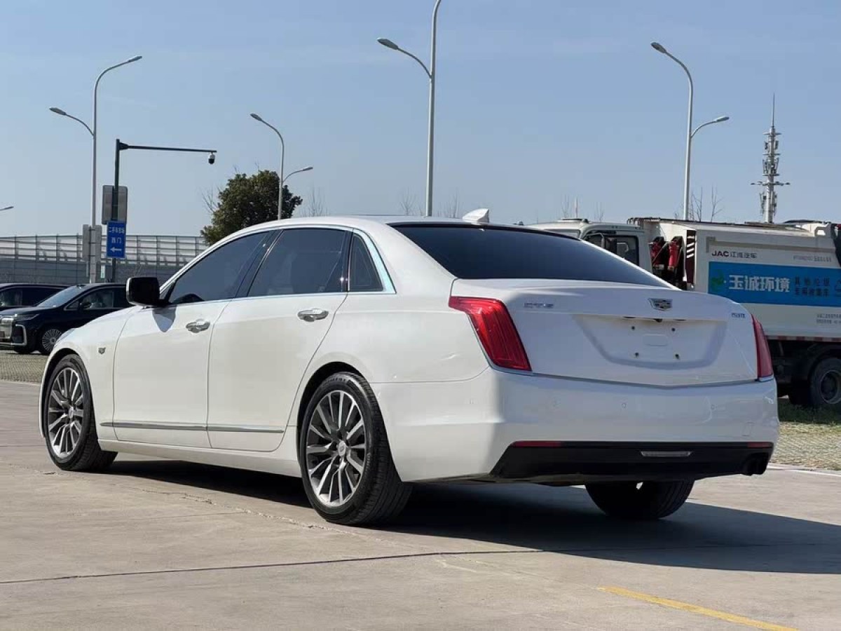 凱迪拉克 CT6  2016款 28T 領(lǐng)先型圖片