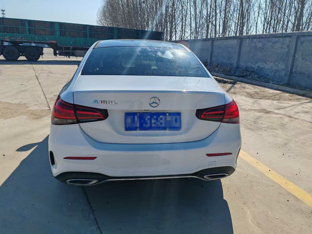 奔馳 奔馳A級(jí)  2023款 A 180 L圖片
