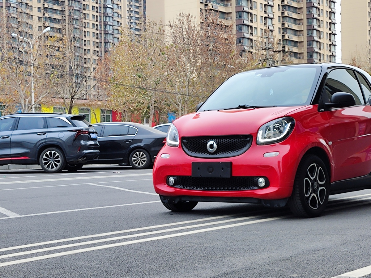 smart fortwo  2017款 1.0L 52千瓦硬頂摯愛特別版圖片