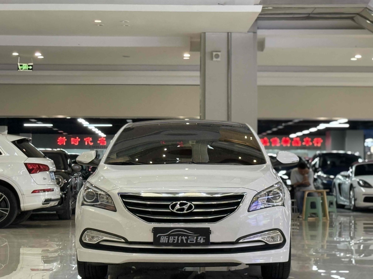 現(xiàn)代 名圖  2016款 1.8L 自動尊貴型DLX圖片