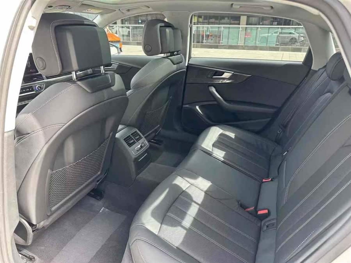 奧迪 奧迪A4L  2020款 40 TFSI 豪華動(dòng)感型圖片