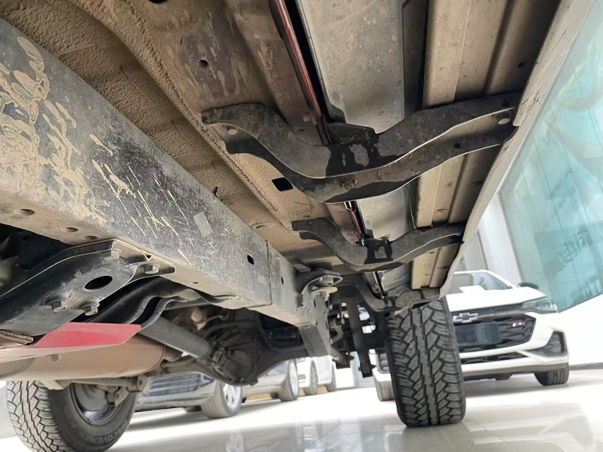 北京 BJ40  2018款 PLUS 2.3T 自動(dòng)四驅(qū)環(huán)塔冠軍版圖片