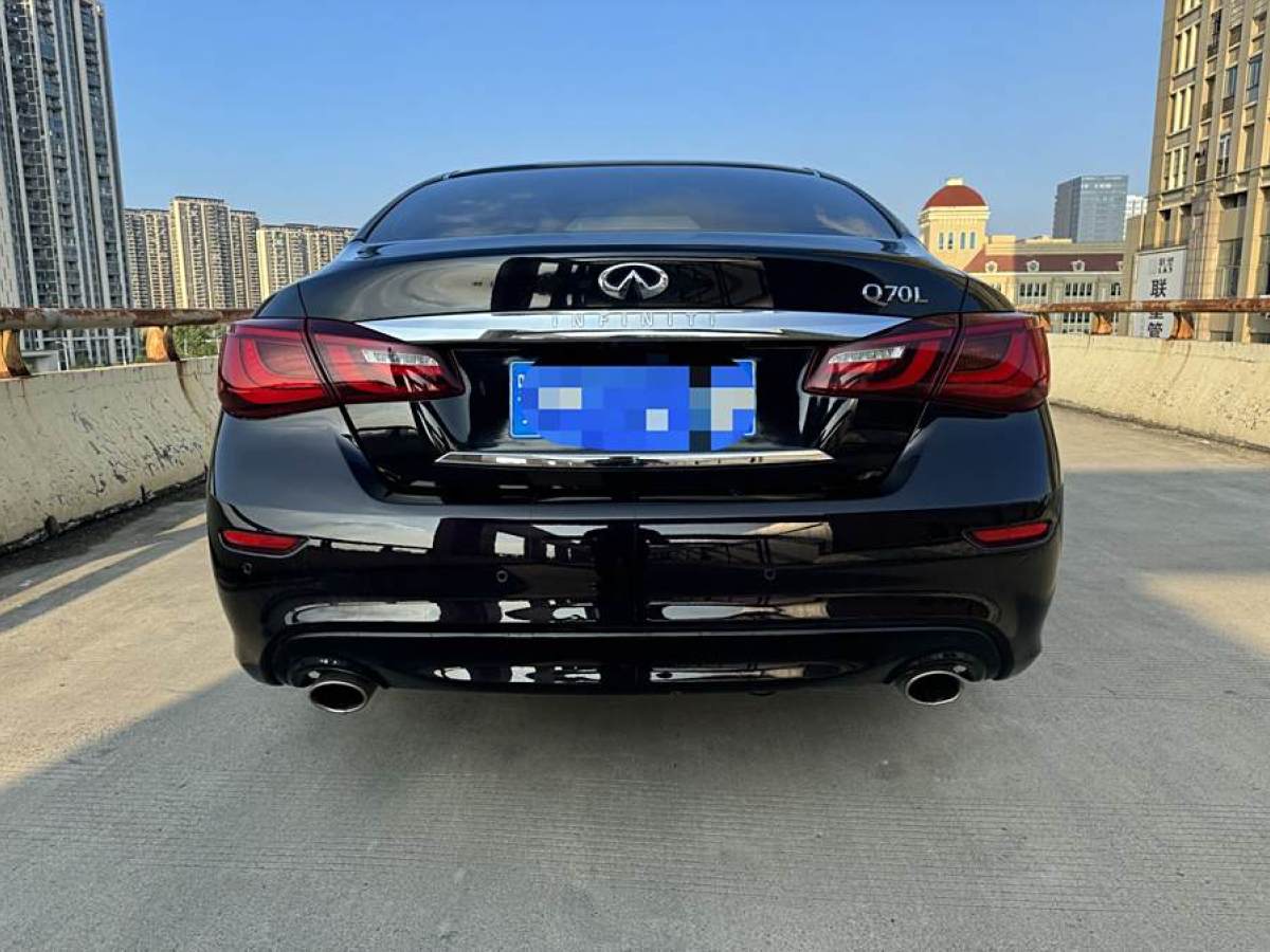 2015年12月英菲尼迪 Q70  2015款 Q70L 2.5L 精英版