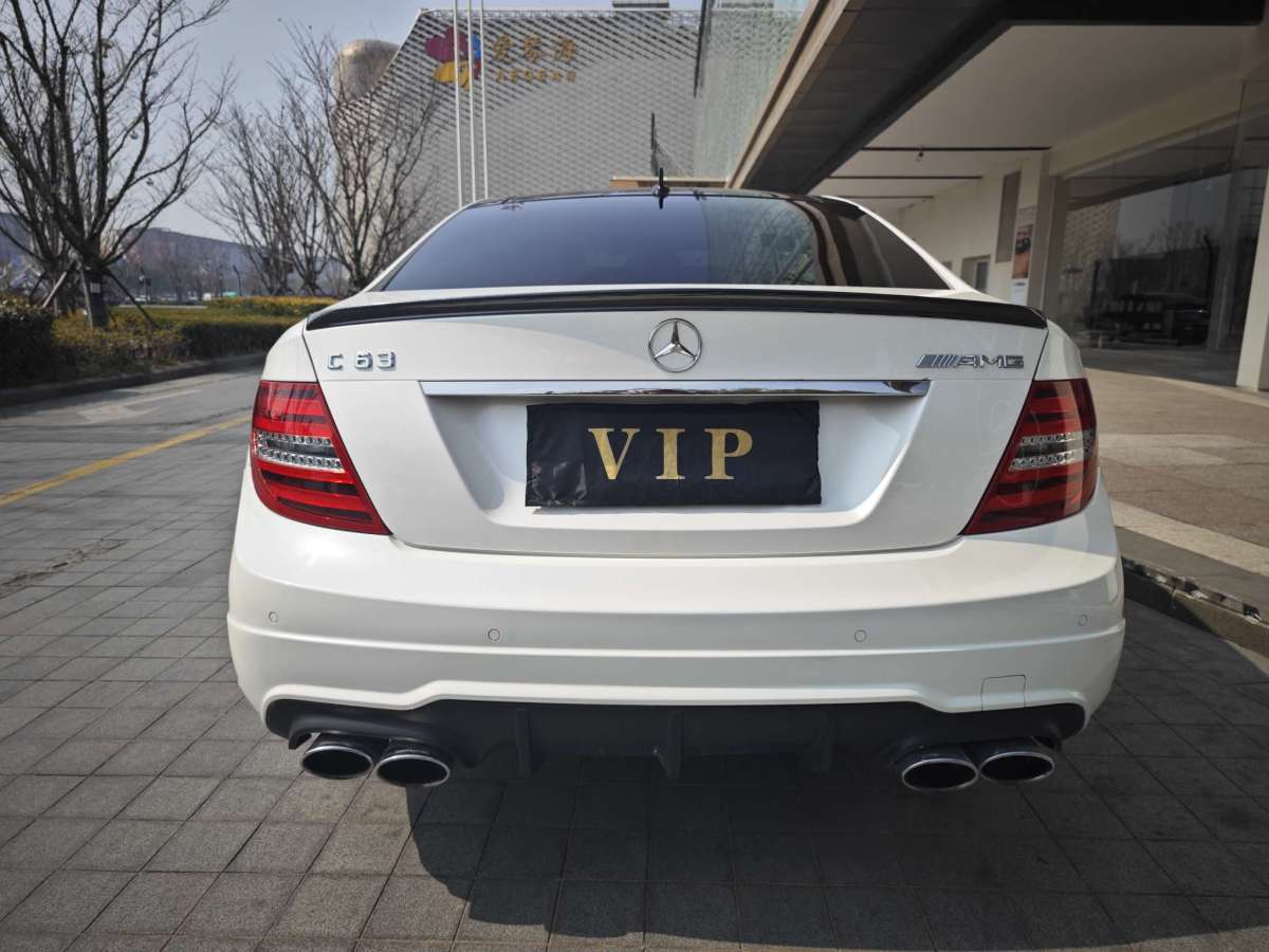 奔馳 奔馳C級(jí)AMG  2012款 AMG C 63 動(dòng)感型圖片