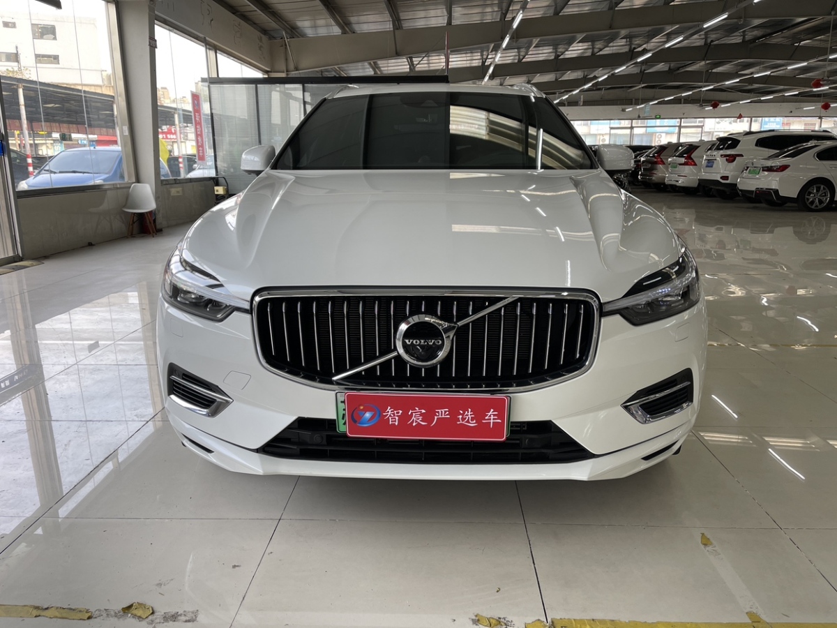 沃爾沃 XC60新能源  2022款 改款 T8 插電混動 四驅(qū)智雅豪華版圖片