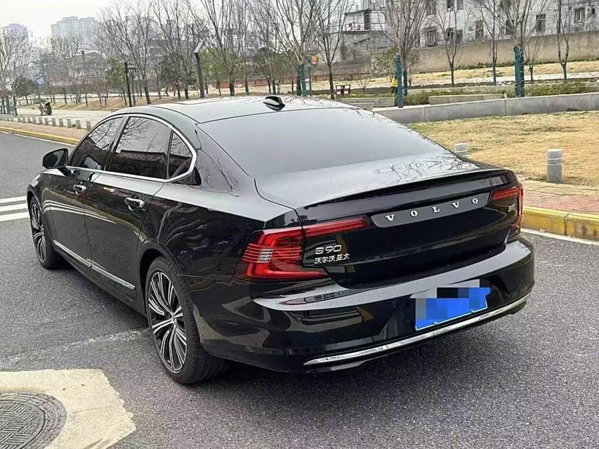 2024年10月沃爾沃 S90  2024款 B5 智遠(yuǎn)豪華版