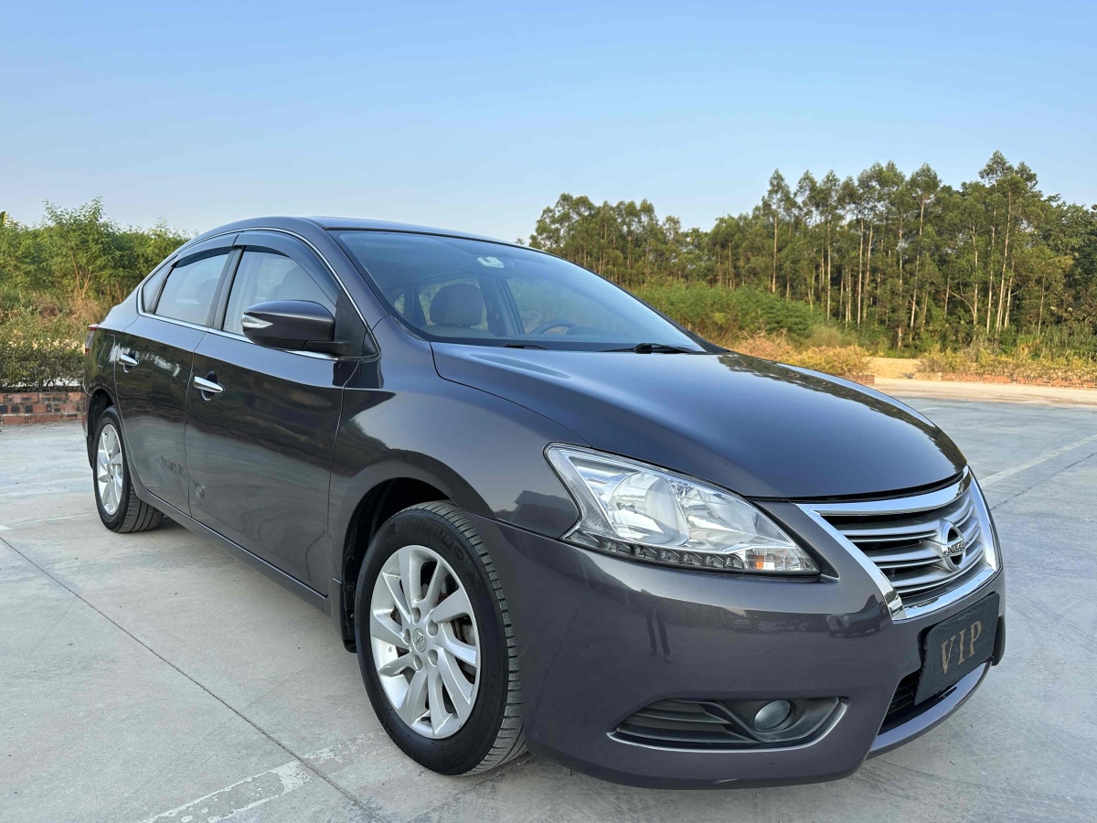 日產(chǎn) 軒逸  2012款 1.8XL CVT豪華版圖片