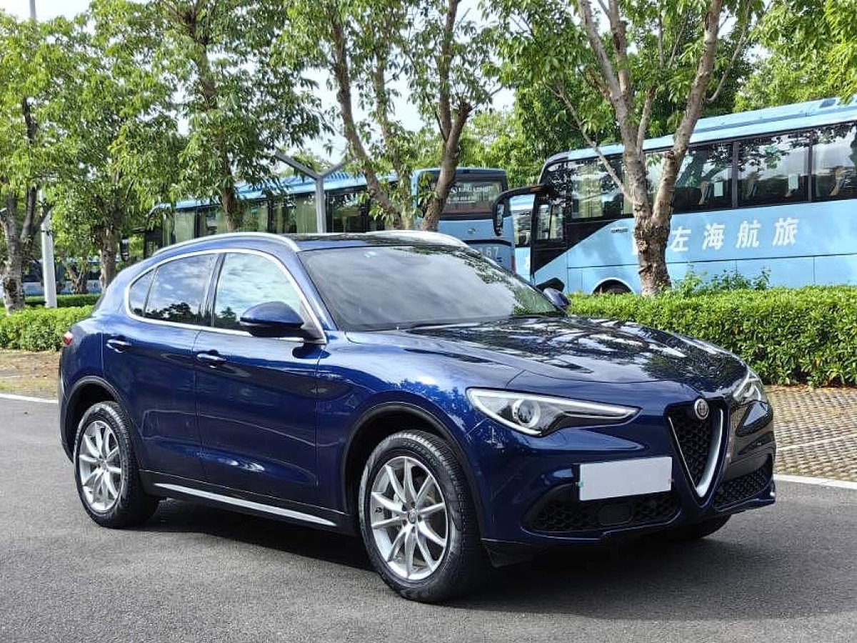 阿爾法·羅密歐 Stelvio  2017款 2.0T 200HP 豪華版圖片