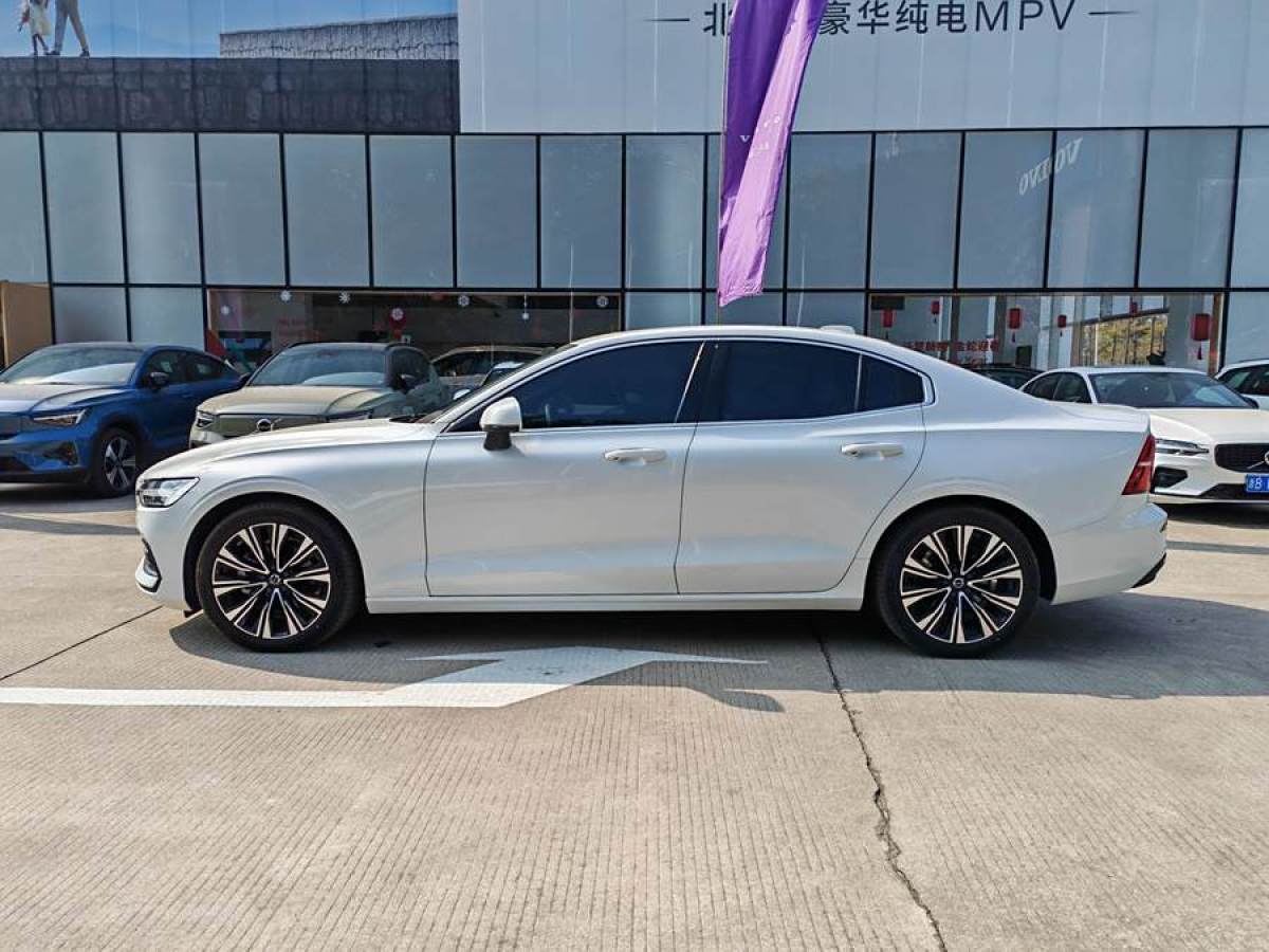 沃爾沃 S60L  2024款 B4 智遠豪華版圖片