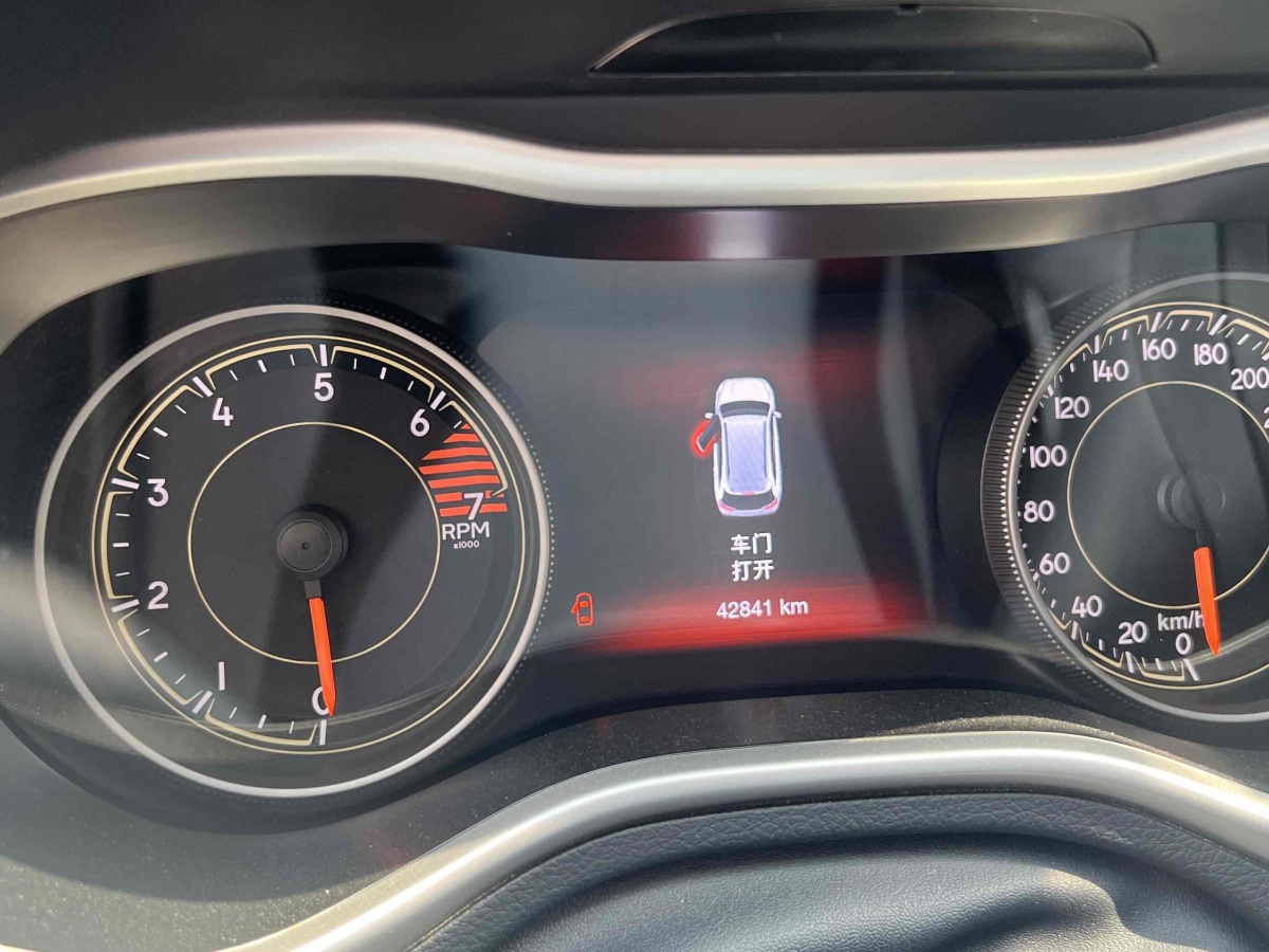 Jeep 自由光  2017款 2.4L 領先智能版圖片