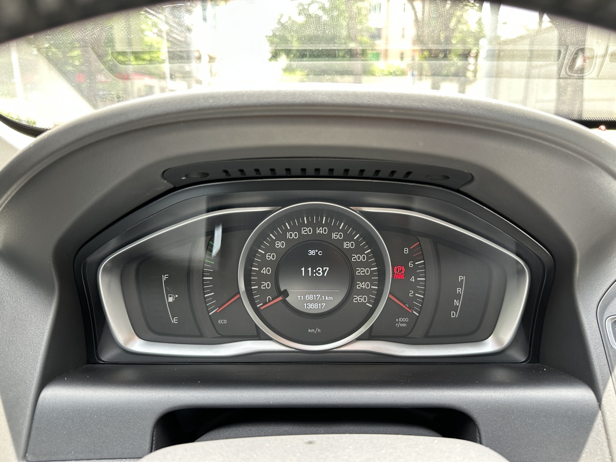 沃爾沃 XC60  2015款 T5 智進(jìn)版圖片