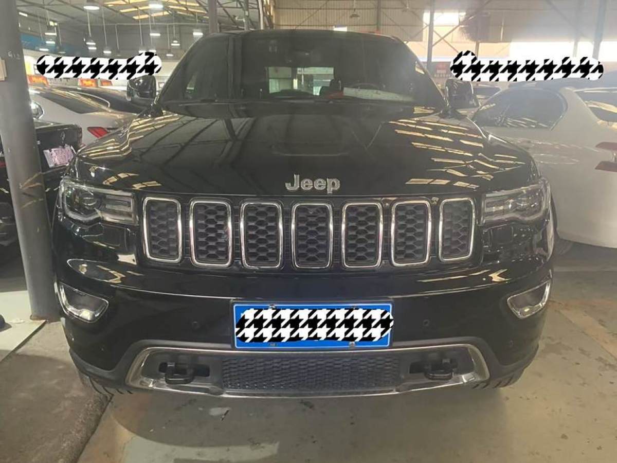 Jeep 大切諾基  2020款 3.0L 精英導(dǎo)航版圖片