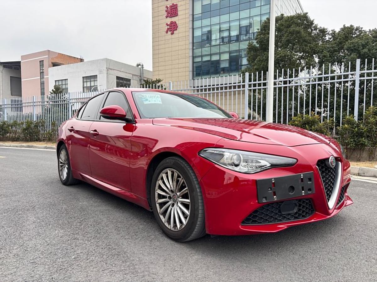 2017年11月阿爾法·羅密歐 Giulia  2017款 2.0T 200HP 豪華版