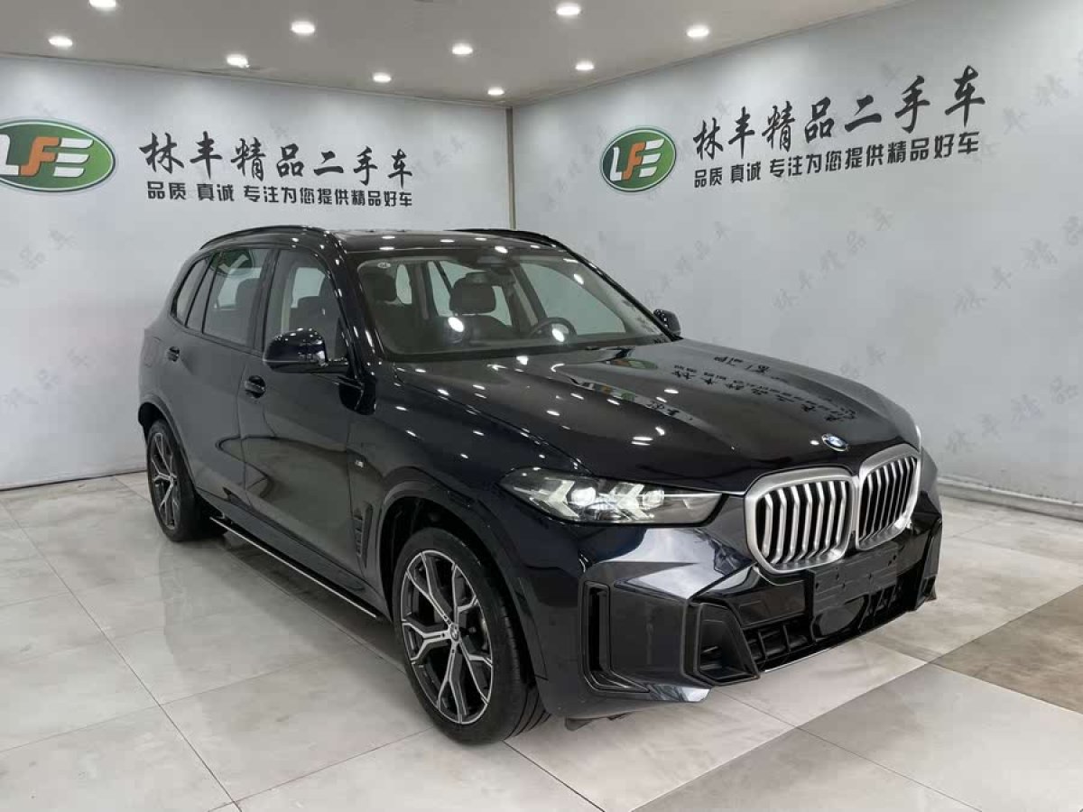 寶馬 寶馬X5  2023款 xDrive 30Li 尊享型M運(yùn)動曜夜套裝圖片