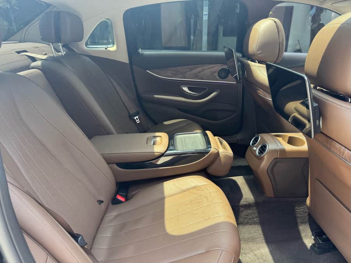 奔馳 奔馳E級  2019款 改款 E 300 L 豪華型圖片