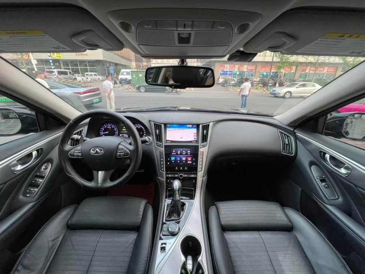 英菲尼迪 Q50L  2015款 2.0T 運(yùn)動(dòng)版圖片