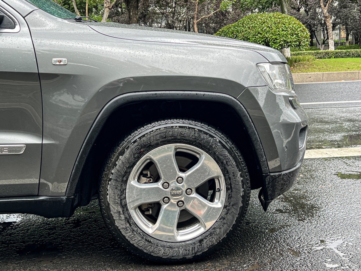 Jeep 大切諾基  2013款 3.6L 舒享導(dǎo)航版圖片