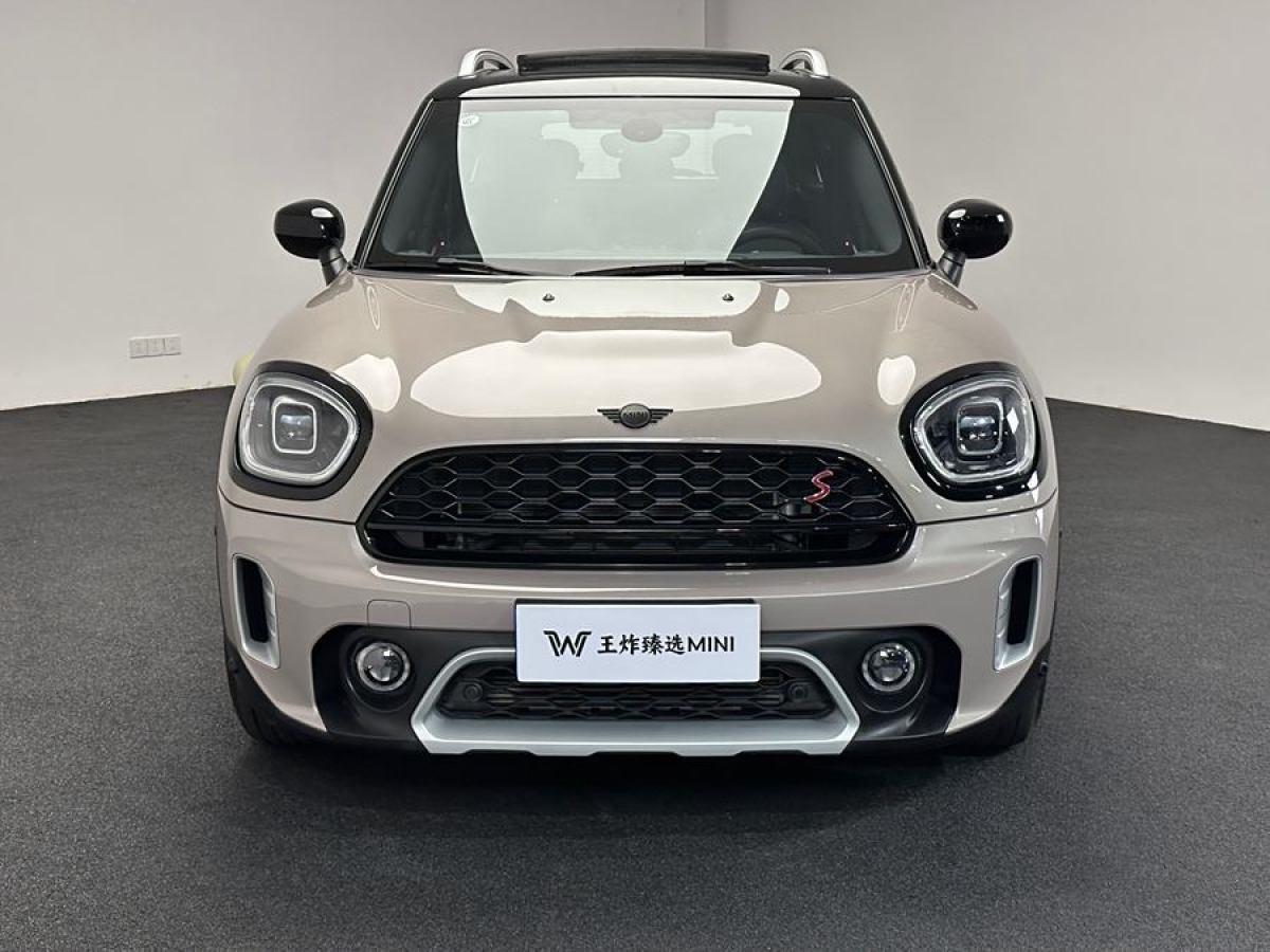 2023年8月MINI COUNTRYMAN  2023款 改款二 2.0T COOPER S ALL4 鑒賞家