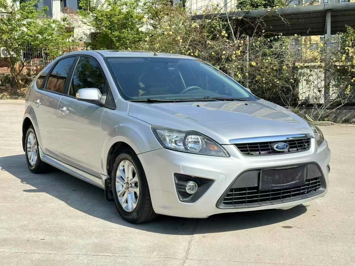 福特 ?？怂? 2011款 三廂 1.8L 自動(dòng)時(shí)尚型圖片