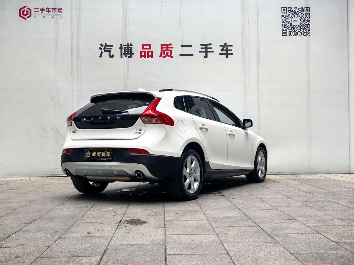 2015年10月沃爾沃 V40  2015款 Cross Country T5 AWD 智雅版