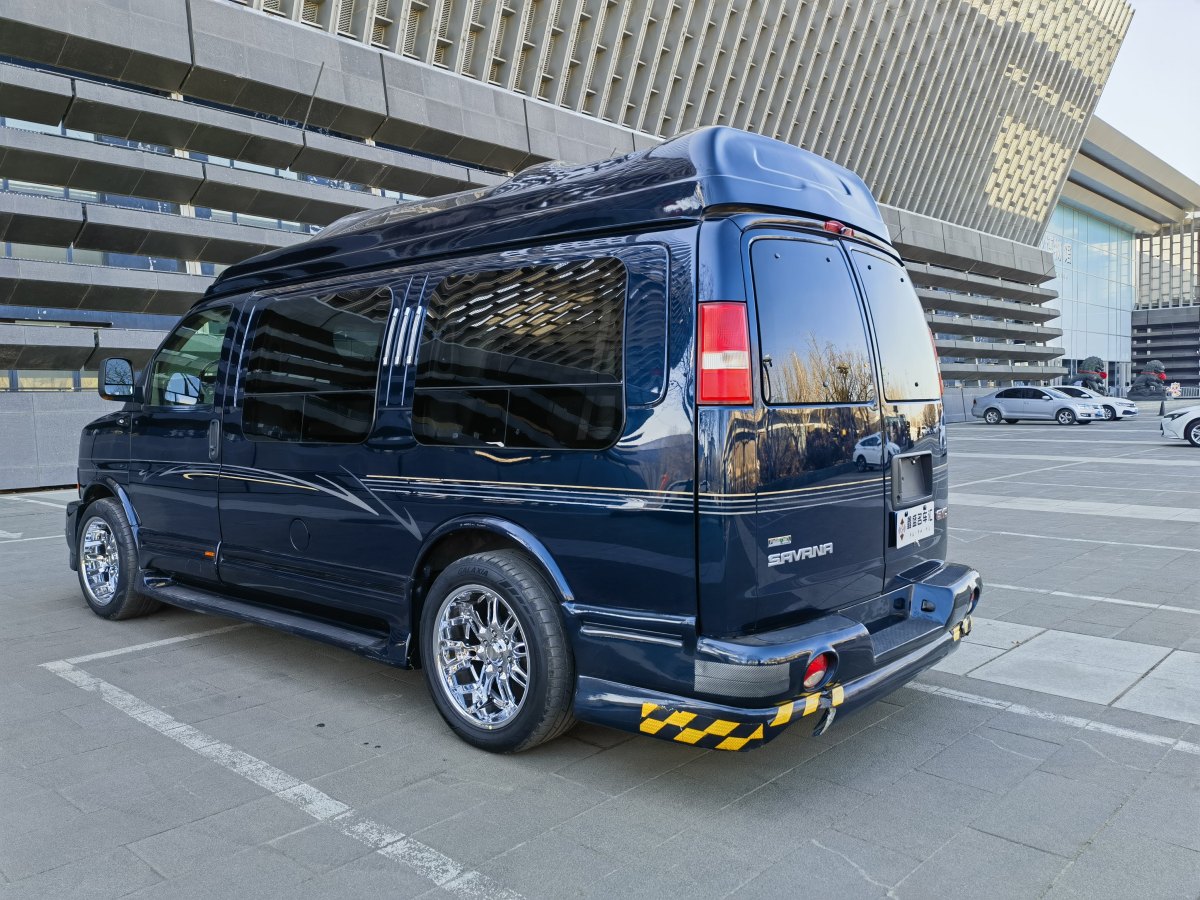 2013年9月GMC SAVANA  2011款 5.3L 商務(wù)之星7座