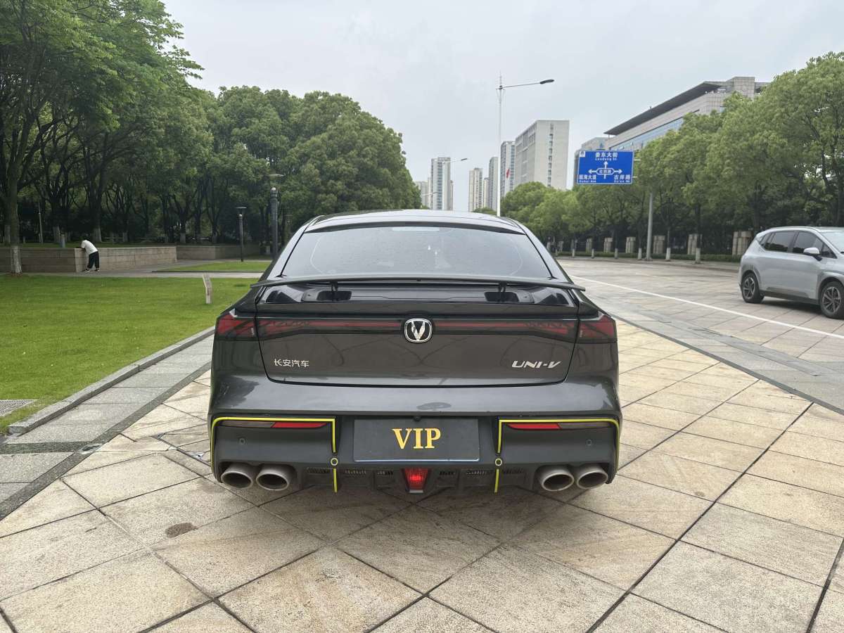 長安 長安UNI-V  2022款 1.5T 運動版圖片