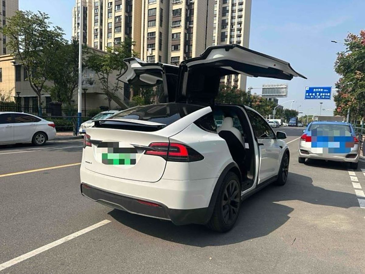 特斯拉 Model X  2023款 雙電機全輪驅(qū)動版圖片