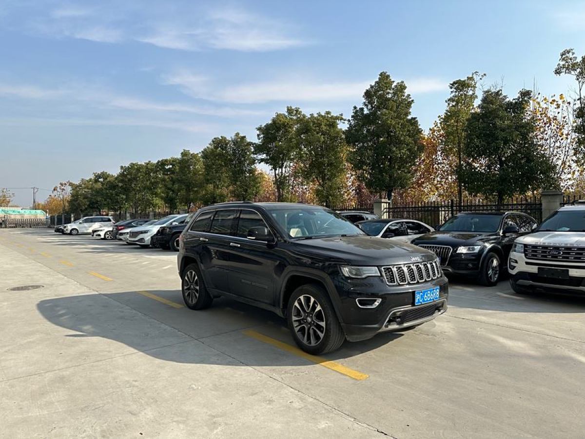 Jeep 大切諾基  2017款 3.6L 精英導(dǎo)航版圖片