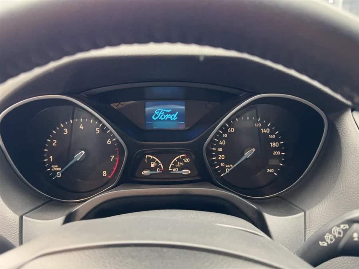 福特 福克斯  2015款 兩廂 1.6L 自動風尚型圖片