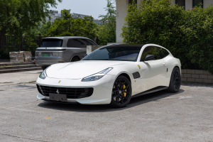 GTC4Lusso 法拉利 3.9T V8