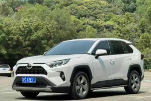 RAV4榮放 豐田 2.0L CVT四驅(qū)風(fēng)尚版