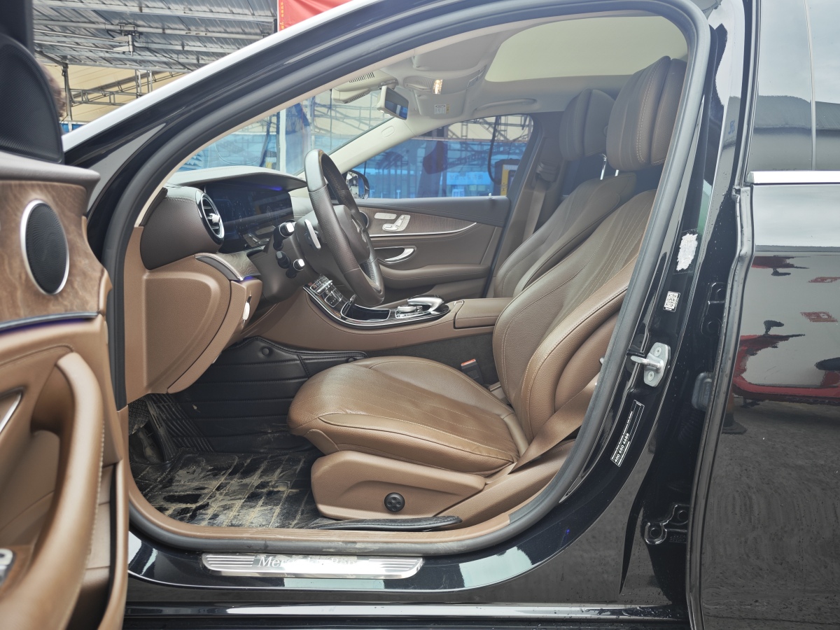 奔馳 奔馳E級(jí)  2019款 改款 E 300 L 豪華型圖片