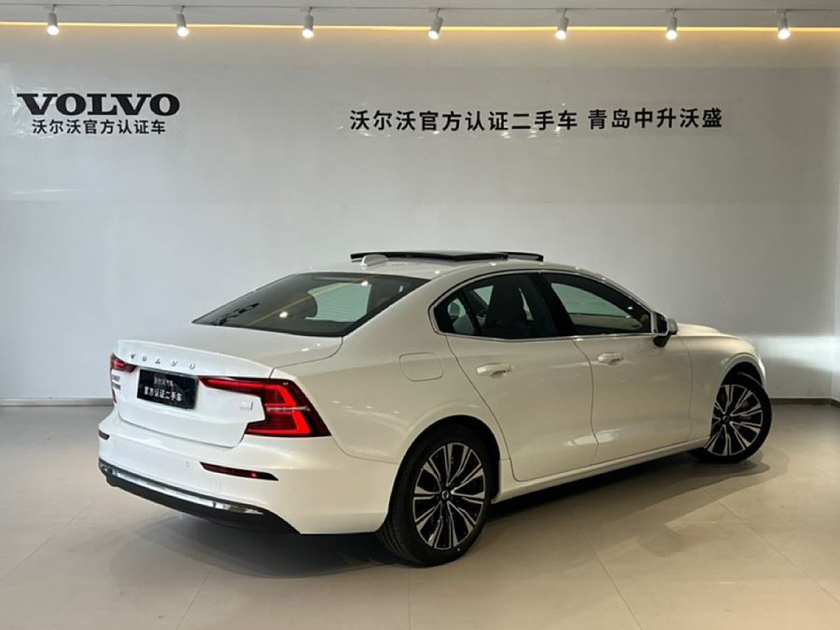 2023年6月沃爾沃 S60L  2023款 B4 智遠(yuǎn)豪華版