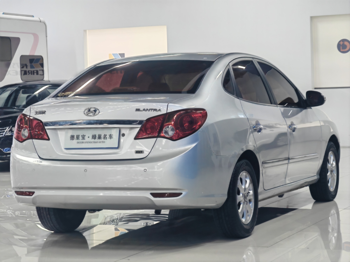 現(xiàn)代 悅動  2011款 1.6L 手動豪華型圖片