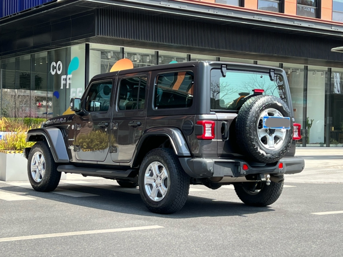 Jeep 牧马人  2019款 2.0T Sahara 四门版 国VI图片