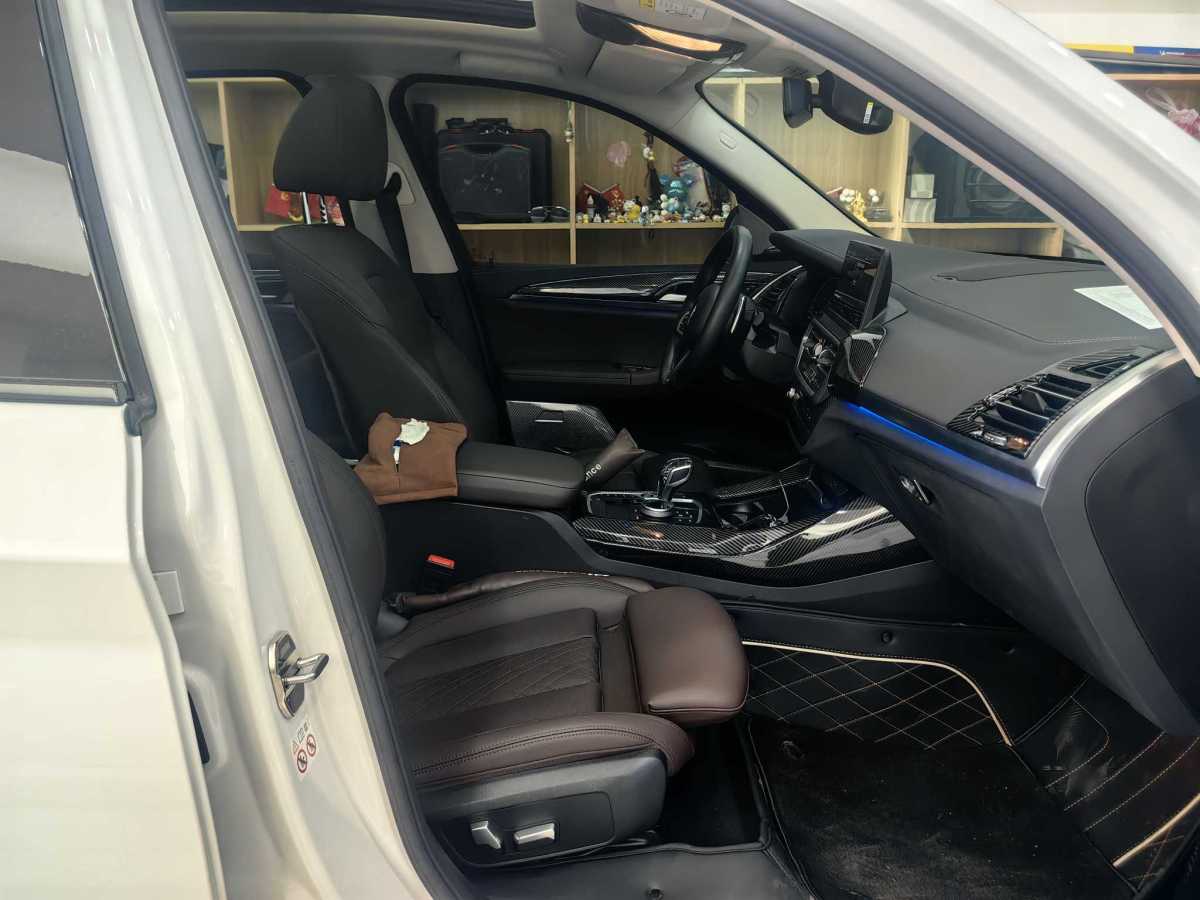 寶馬 寶馬X3  2022款 xDrive30i 領(lǐng)先型 M曜夜套裝圖片