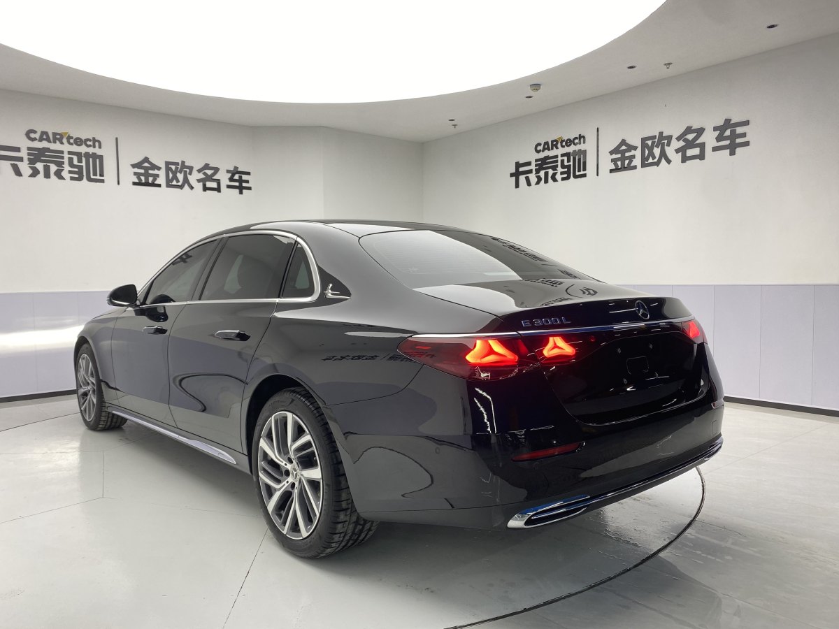 奔馳 奔馳E級(jí)  2024款 E 300 L 時(shí)尚型圖片