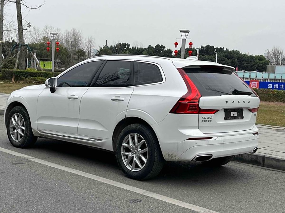 沃爾沃 XC60  2021款 T5 四驅(qū)智逸豪華版圖片