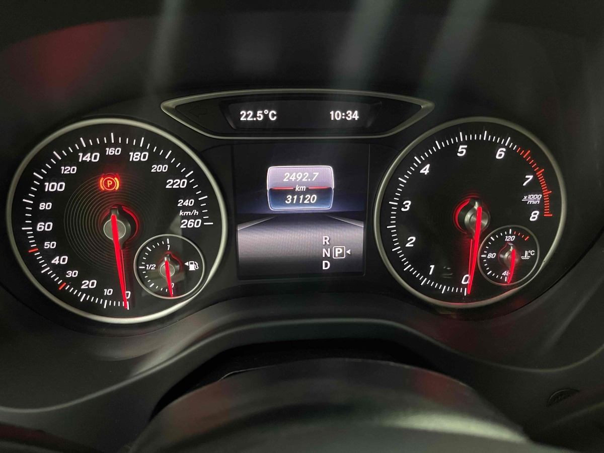奔驰 奔驰A级  2022款 改款 A 200 动感型图片