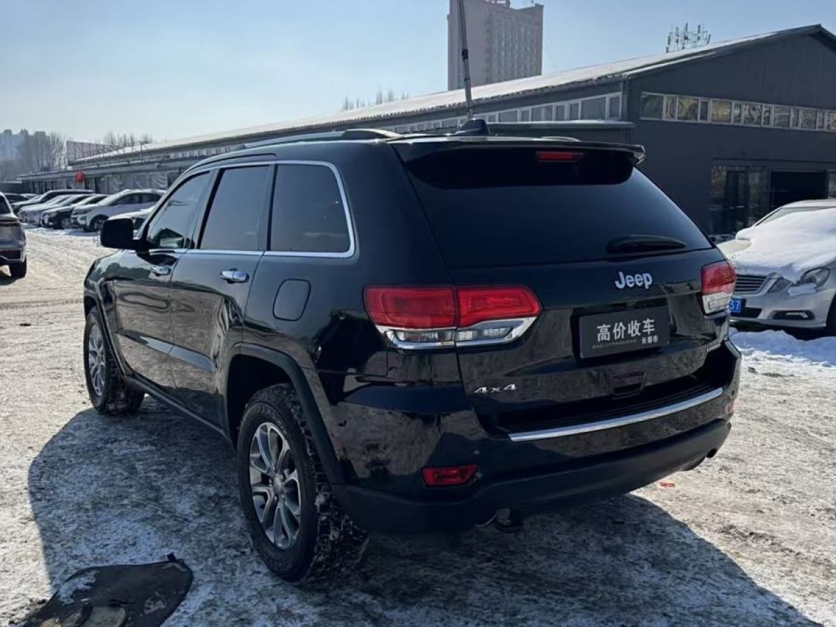 Jeep 大切諾基  2014款 3.0L 舒享導(dǎo)航版圖片