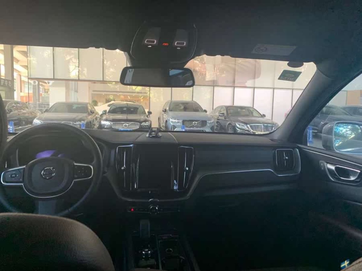 沃爾沃 XC60  2024款 B5 四驅(qū)智逸豪華版圖片