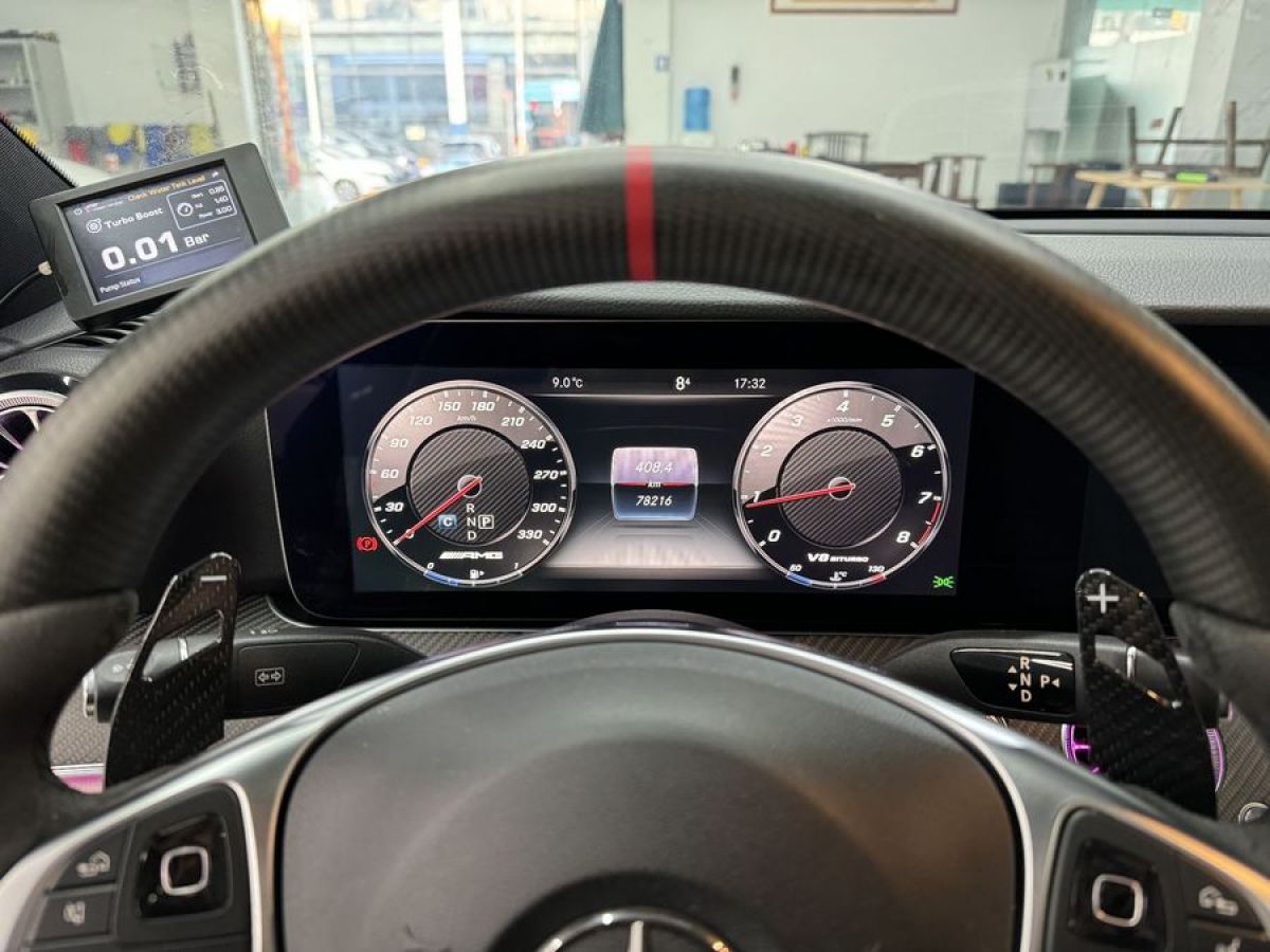 2019年2月奔驰 奔驰E级  2017款 改款 E 200 运动型 4MATIC