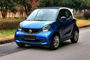 fortwo smart 1.0L 52千瓦硬頂靈動(dòng)版